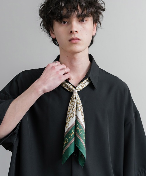 Rocky Monroe(ロッキーモンロー)の「新色追加 スカーフリング付き 大判サイズ総柄スカーフ(バンダナ/スカーフ・メンズ・ダークグリーン/ブラック/レッド系/ホワイト/レッド/ダークネイビー/ネイビー/イエロー/ブラック系/ダークブルー/ベージュ/グレー/パープル/グリーン/ブルー/ブルー系その他/ブラック系1/グリーン系/ネイビー系/ブルー系/ネイビー系1/オレンジ系/ライトグレー/ブラウン/ブラック系3/ブルー系3/ミント/イエロー系/オレンジ/ブルー系1/オレンジ系1/ベビーピンク/ホワイト系/グレイッシュベージュ/レッド系1/ブラウン系/ホワイト系1/グリーン系1/ネイビー系2/ブラック系2/ブルー系2・FREE)」の19枚目の写真