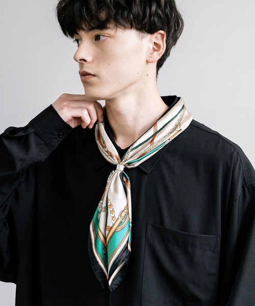 Rocky Monroe(ロッキーモンロー)の「新色追加 スカーフリング付き 大判サイズ総柄スカーフ(バンダナ/スカーフ・メンズ・ダークグリーン/ブラック/レッド系/ホワイト/レッド/ダークネイビー/ネイビー/イエロー/ブラック系/ダークブルー/ベージュ/グレー/パープル/グリーン/ブルー/ブルー系その他/ブラック系1/グリーン系/ネイビー系/ブルー系/ネイビー系1/オレンジ系/ライトグレー/ブラウン/ブラック系3/ブルー系3/ミント/イエロー系/オレンジ/ブルー系1/オレンジ系1/ベビーピンク/ホワイト系/グレイッシュベージュ/レッド系1/ブラウン系/ホワイト系1/グリーン系1/ネイビー系2/ブラック系2/ブルー系2・FREE)」の16枚目の写真