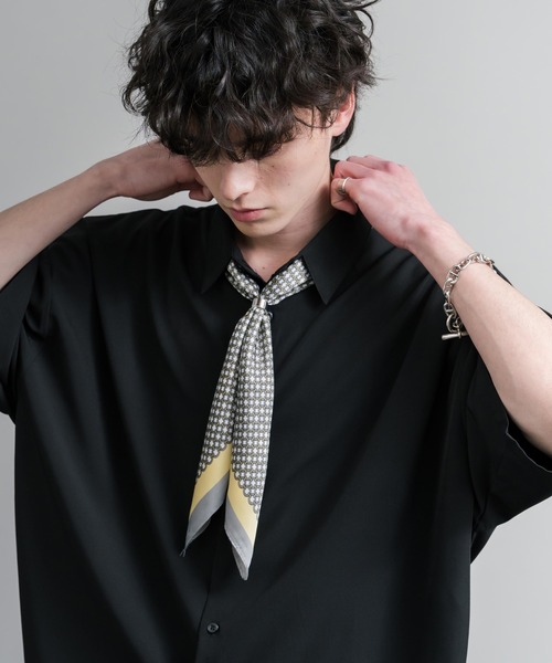 Rocky Monroe(ロッキーモンロー)の「新色追加 スカーフリング付き 大判サイズ総柄スカーフ(バンダナ/スカーフ・メンズ・ダークグリーン/ブラック/レッド系/ホワイト/レッド/ダークネイビー/ネイビー/イエロー/ブラック系/ダークブルー/ベージュ/グレー/パープル/グリーン/ブルー/ブルー系その他/ブラック系1/グリーン系/ネイビー系/ブルー系/ネイビー系1/オレンジ系/ライトグレー/ブラウン/ブラック系3/ブルー系3/ミント/イエロー系/オレンジ/ブルー系1/オレンジ系1/ベビーピンク/ホワイト系/グレイッシュベージュ/レッド系1/ブラウン系/ホワイト系1/グリーン系1/ネイビー系2/ブラック系2/ブルー系2・FREE)」の10枚目の写真