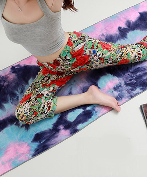 DAY CLOSET(デイ クローゼット)の「183×63cmタイダイ柄ヨガタオル+収納ケース(タオル・メンズ・ブルーグリーン/ブルー系その他2/ブルー系その他/パープル系その他/ピンク/ミント・ONE SIZE)」の5枚目の写真