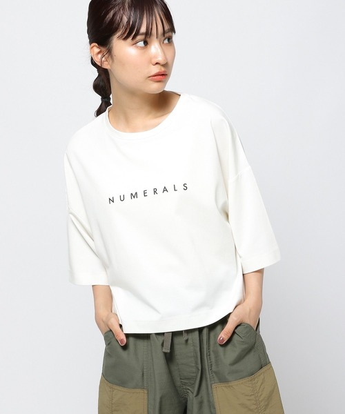 NUMERALS（ヌメラルズ）の「【Girls in NUMERALS】ロゴTシャツ（Tシャツ/カットソー・レディース・パープル/ブラック/ホワイト/ライトグリーン・70/55）」の2枚目の写真
