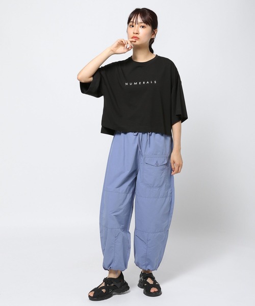 NUMERALS（ヌメラルズ）の「【Girls in NUMERALS】ロゴTシャツ（Tシャツ/カットソー・レディース・パープル/ブラック/ホワイト/ライトグリーン・70/55）」の11枚目の写真