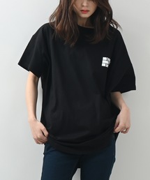 フロントバックロゴプリントTシャツ