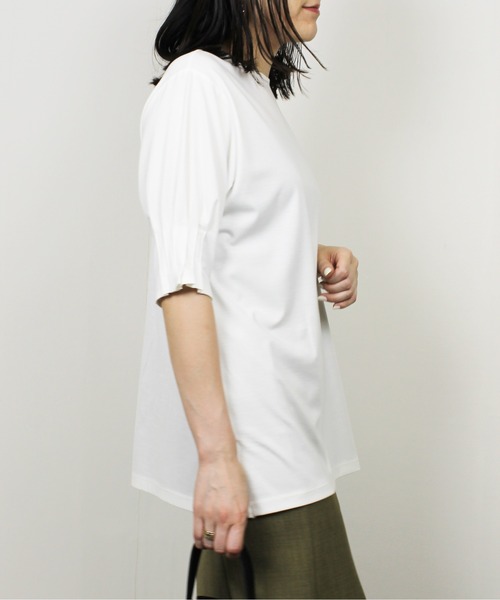 Meli rich（メリーリッチ）の「【接触冷感】前後2WAYスリーブタック5分袖プルオーバー（Tシャツ/カットソー・レディース・オフホワイト・FREE）」の4枚目の写真