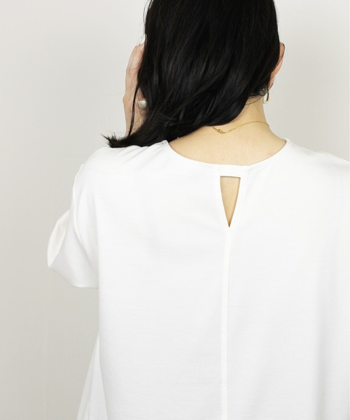 Meli rich（メリーリッチ）の「【接触冷感】前後2WAYスリーブタック5分袖プルオーバー（Tシャツ/カットソー・レディース・オフホワイト・FREE）」の2枚目の写真