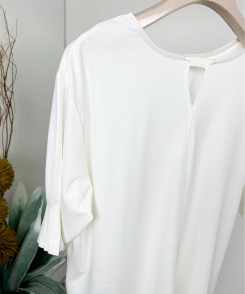 Meli rich（メリーリッチ）の「【接触冷感】前後2WAYスリーブタック5分袖プルオーバー（Tシャツ/カットソー・レディース・オフホワイト・FREE）」の16枚目の写真