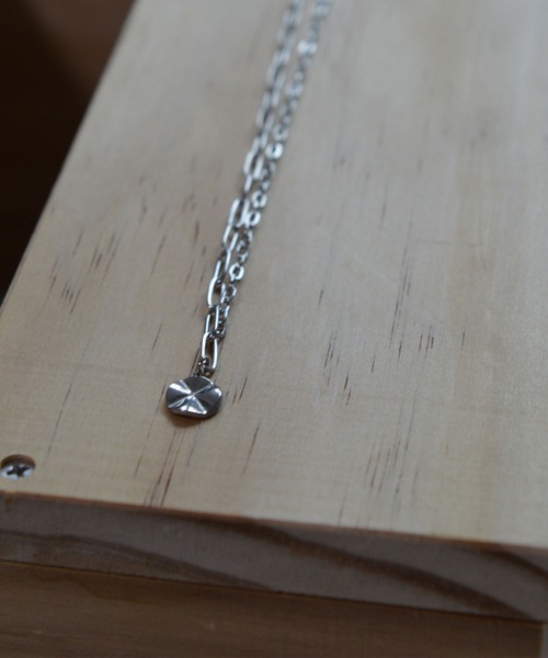 BROTHERHOOD（ブラザーフッド）の「【BROTHERHOOD】スモールディストーテッドサークル コンビチェーン ネックレス「サージカルステンレス 316L」（ネックレス・メンズ・シルバー・FREE）」の4枚目の写真