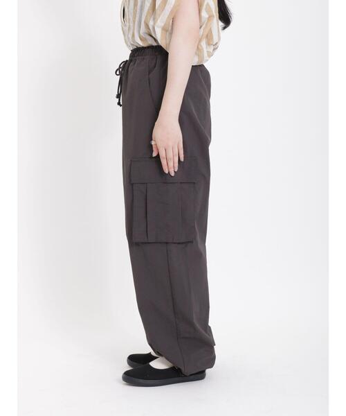 Samansa Mos2（サマンサ モスモス）の「ナイロン裾ドロストカーゴパンツ（カーゴパンツ・レディース・カーキ/ベージュ/チャコールグレー・F）」の18枚目の写真