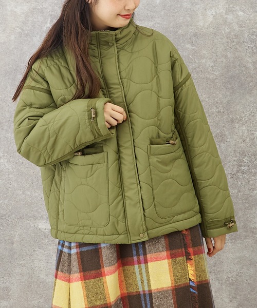 CUBE SUGAR（キューブシュガー）の「リップストップキルティングハイネックブルゾン（ブルゾン・レディース・グレイッシュベージュ/カーキ/ネイビー・M）」の3枚目の写真