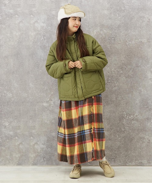 CUBE SUGAR（キューブシュガー）の「リップストップキルティングハイネックブルゾン（ブルゾン・レディース・グレイッシュベージュ/カーキ/ネイビー・M）」の4枚目の写真