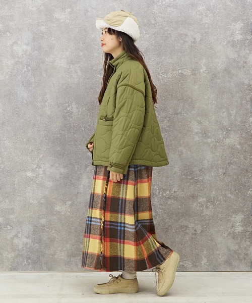 CUBE SUGAR（キューブシュガー）の「リップストップキルティングハイネックブルゾン（ブルゾン・レディース・グレイッシュベージュ/カーキ/ネイビー・M）」の6枚目の写真