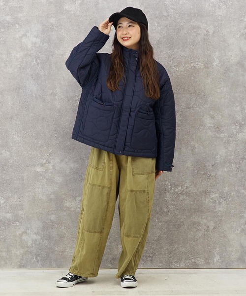 CUBE SUGAR（キューブシュガー）の「リップストップキルティングハイネックブルゾン（ブルゾン・レディース・グレイッシュベージュ/カーキ/ネイビー・M）」の8枚目の写真