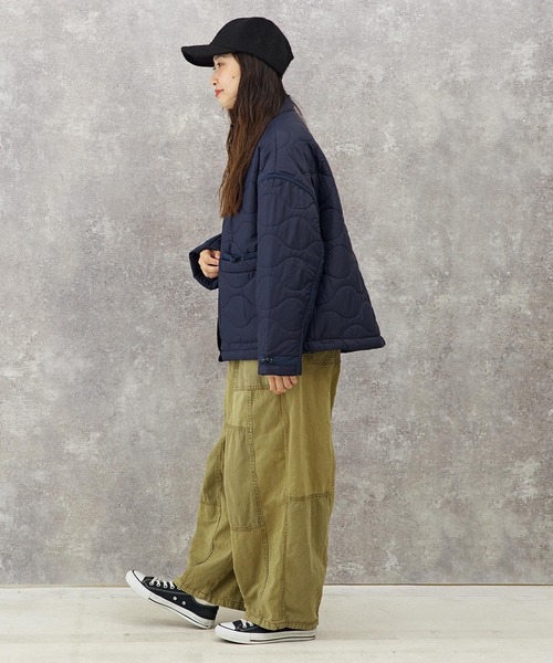 CUBE SUGAR（キューブシュガー）の「リップストップキルティングハイネックブルゾン（ブルゾン・レディース・グレイッシュベージュ/カーキ/ネイビー・M）」の9枚目の写真