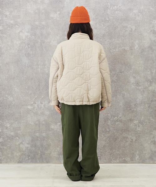 CUBE SUGAR（キューブシュガー）の「リップストップキルティングハイネックブルゾン（ブルゾン・レディース・グレイッシュベージュ/カーキ/ネイビー・M）」の13枚目の写真