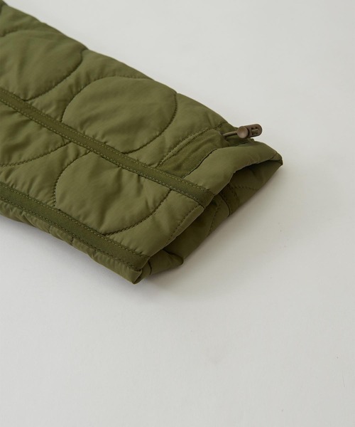 CUBE SUGAR（キューブシュガー）の「リップストップキルティングハイネックブルゾン（ブルゾン・レディース・グレイッシュベージュ/カーキ/ネイビー・M）」の19枚目の写真