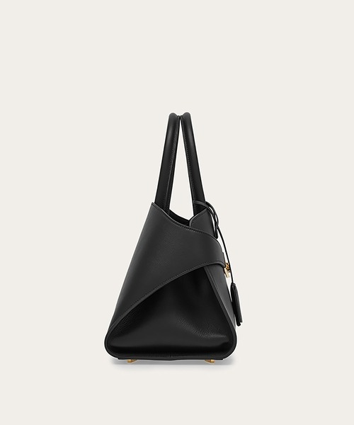 FERRAGAMO（フェラガモ）の「Hug ハンドバッグ(スモール)（ハンドバッグ・レディース・ブラック・ONE SIZE）」の4枚目の写真