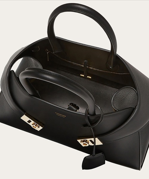 FERRAGAMO（フェラガモ）の「Hug ハンドバッグ(スモール)（ハンドバッグ・レディース・ブラック・ONE SIZE）」の6枚目の写真