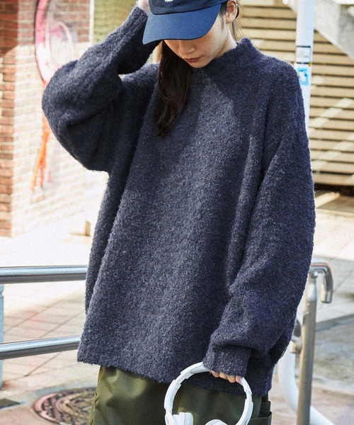 MONO-MART(モノマート)の「【retock's】ループヤーン ビッグシルエットモックネックニット(ニット/セーター・レディース・ブラック/アイボリー/グレイッシュベージュ/オリーブ/ワイン/ブルー/ブラウン/チャコール/ネイビー・M/L)」の7枚目の写真