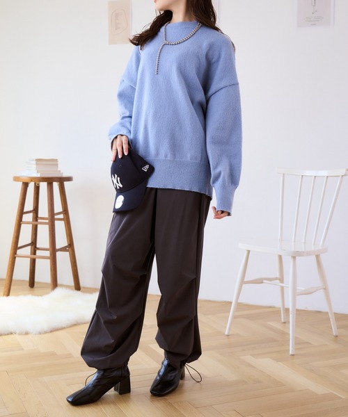 Ada.（エイダ）の「【ふんわりシルエットがかわいい】オーバーサイズ　チュニックニット（ニット/セーター・レディース・ライトブルー/アイボリー/ピンク/チャコール・FREE）」の6枚目の写真