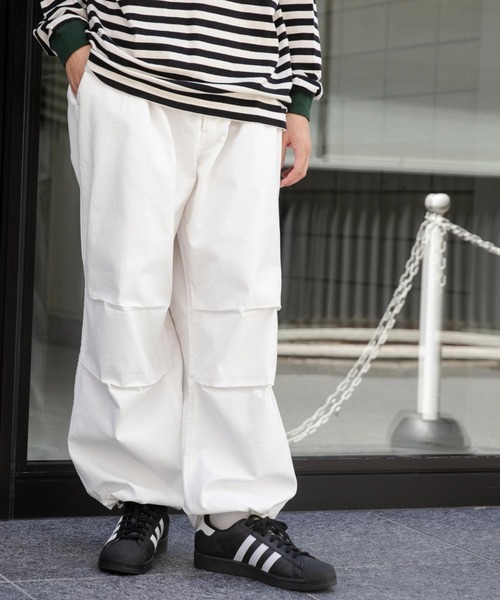 WEGO（ウィゴー）の「WEGO/バックサテンワイドミリタリーパンツ（カーゴパンツ・メンズ・カーキ/ブラック/ホワイト・LARGE/MEDIUM）」の2枚目の写真