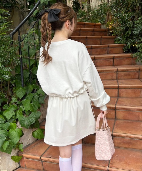 one after another NICE CLAUP（ワンアフターアナザーナイスクラップ）の「裾ドロスト/アソートショートスウェット（スウェット・レディース・ライトピンク/オフホワイト/オートミール・FREE）」の18枚目の写真