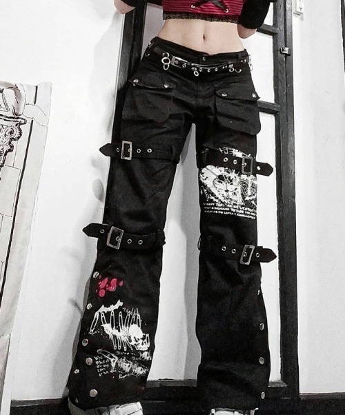 .KOM（ドットコム）の「『.KOM/ドットケーオーエム』マルチベルトサイドボタンパンツ【Y】【CN】（その他パンツ・レディース・ブラック・L/M）」の3枚目の写真