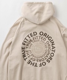 NEW ERA（ニューエラ）の「【NEW ERA/ニューエラ】Circle OOTTF グラデーションカラー ミニロゴ ＆ バックBIG サークルロゴ プルオーバーフーディー/プルパーカー（パーカー・レディース）」