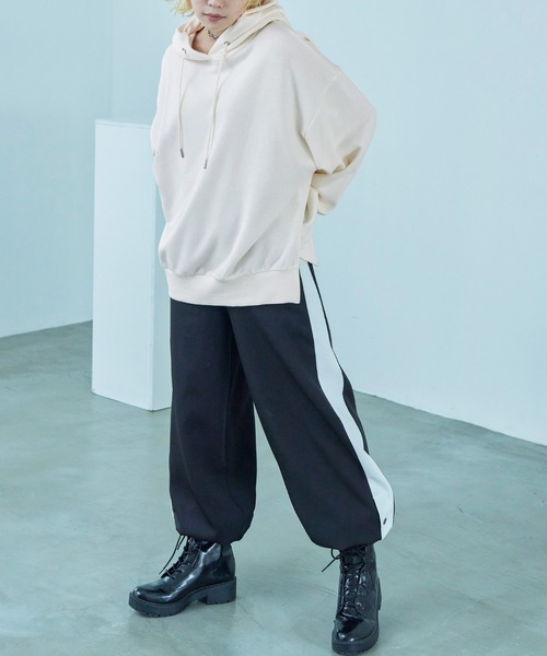 Fashion Letter(ファッションレター)の「裏毛フーディーパーカー(パーカー・レディース・ブラック/ベージュ/ブルー/アイボリー/ピンクベージュ・M)」の6枚目の写真