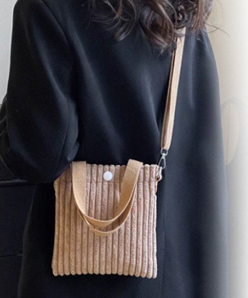 Urban Outfitters☆ コーデュロイ・ミニ・ショルダーバッグ セール】コーデュロイミニショルダーバッグ（ショルダーバッグ
