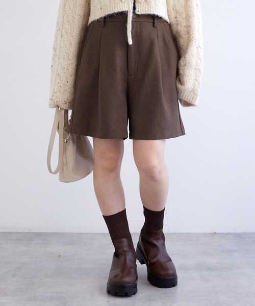 w closet（ダブルクローゼット）の「ツイルタックショートパンツ（その他パンツ・レディース・グレー/ブラウン/グレイッシュベージュ/ブラック・FREE）」の3枚目の写真