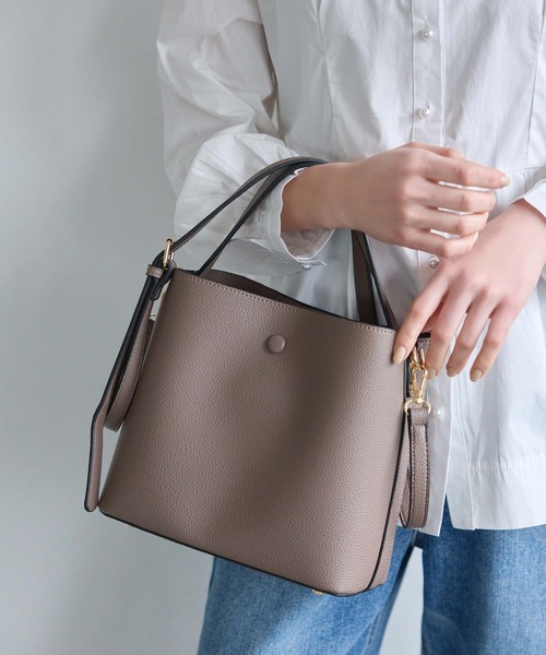 Edit Sheen(エディットシーン)の「ジップポケットワンハンドルバッグ(ハンドバッグ・レディース・ベージュ/ホワイト/ブラック/モカ・FREE)」の3枚目の写真