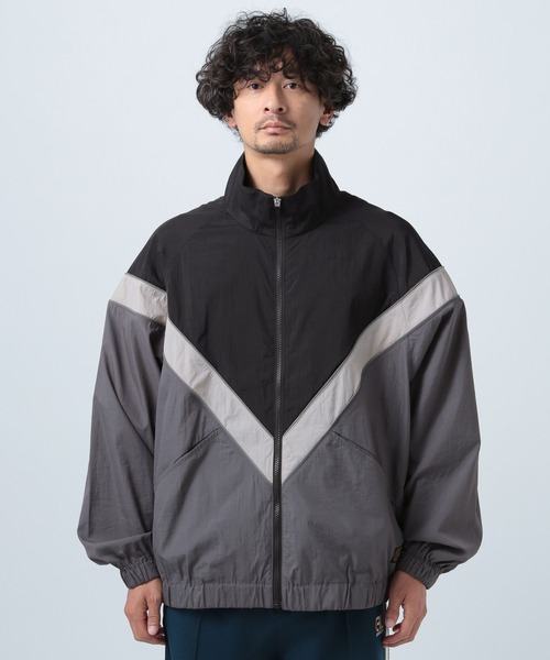 BAYFLOW Umbro ナイロンジャケット トラックジャケット UMBRO（アンブロ）の「【UMBRO×BAYFLOW】別注オリジナルロゴ