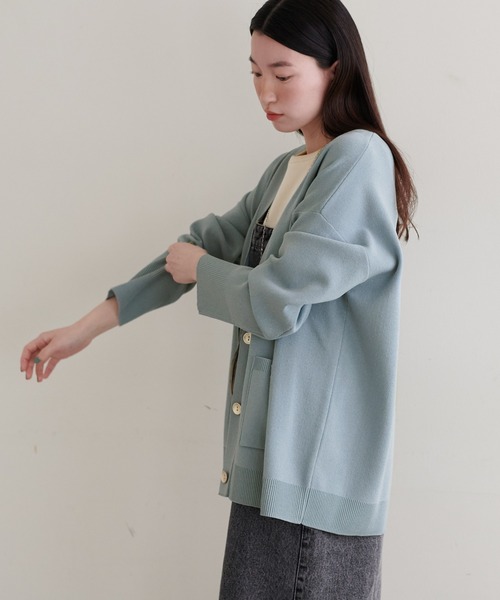 LARUTA(ラルータ)の「【LARUTA】大人のゆるV金釦カーディガン(カーディガン/ボレロ・レディース・アイボリー/ブルー/チャコールグレー/ミント/ライム・FREE)」の5枚目の写真