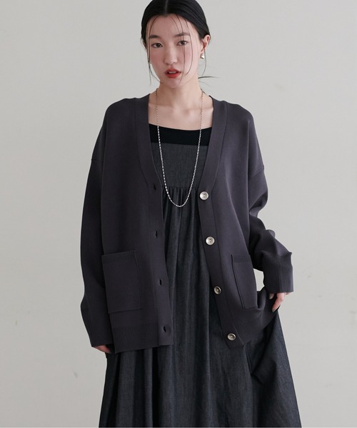LARUTA(ラルータ)の「【LARUTA】大人のゆるV金釦カーディガン(カーディガン/ボレロ・レディース・アイボリー/ブルー/チャコールグレー/ミント/ライム・FREE)」の10枚目の写真
