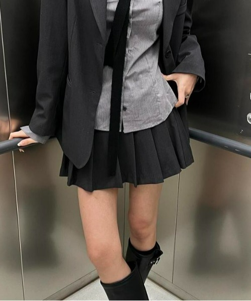 BLACKUP（ブラックアップ）の「[MADE] ドミニクプリーツミニスカートパンツ（スカート・レディース・ブラック/チャコールグレー・SMALL/MEDIUM/LARGE）」の2枚目の写真