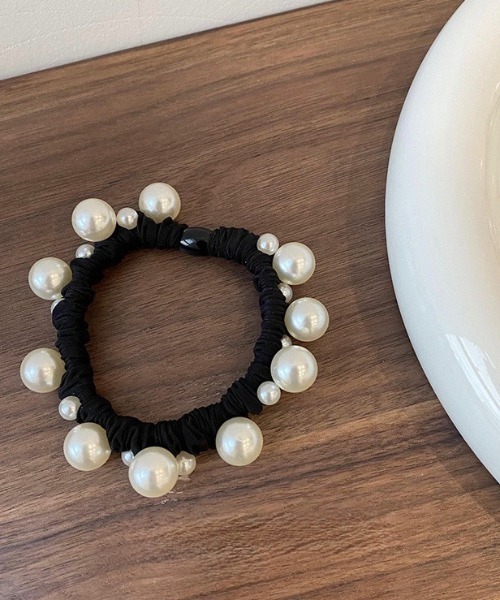 E&C closet…（イーアンドシークローゼット）の「【半額セール延長中】＼ZOZOTOWヘアゴム人気ランキング第1位獲得商品／ランダムパールヘアゴム（ヘアゴム・レディース・ブラック・FREE）」の15枚目の写真