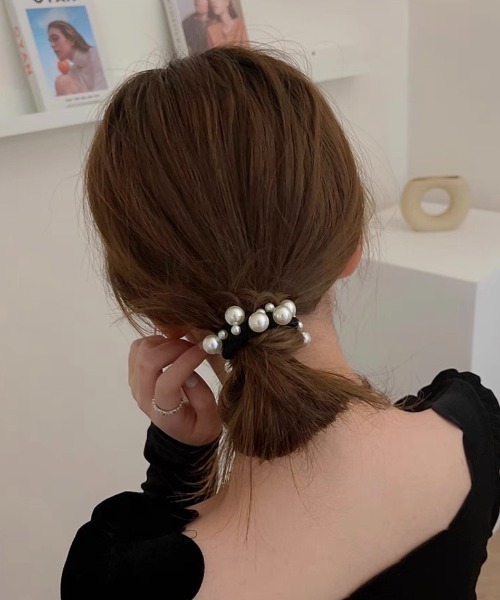 E&C closet…（イーアンドシークローゼット）の「【半額セール延長中】＼ZOZOTOWヘアゴム人気ランキング第1位獲得商品／ランダムパールヘアゴム（ヘアゴム・レディース・ブラック・FREE）」の19枚目の写真