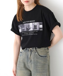 cheriella（シェリエラ）の「【cheriella】累計1万枚販売突破！！WEB限定フォトプリントロゴTシャツ WEB LIMITED PHOTO PRINT LOGO T-SHIRT（Tシャツ/カットソー）」