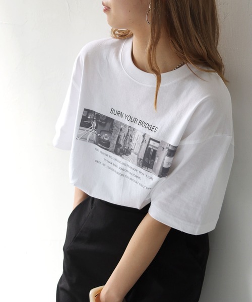 HER CLOSET(ハークローゼット)の「 【HER CLOSET】累計1万枚販売突破!!WEB限定フォトプリントロゴTシャツ WEB LIMITED PHOTO PRINT LOGO T-SHIRT(Tシャツ/カットソー・レディース・オフホワイト/ホワイト系その他/ブラック・S/M/L)」の5枚目の写真