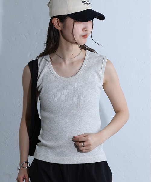 COLONY 2139（コロニートゥーワンスリーナイン）の「テレコUネックノースリーブ（タンクトップ・レディース・ライトグレー/ブラック/オフホワイト・SMALL/MEDIUM）」の8枚目の写真