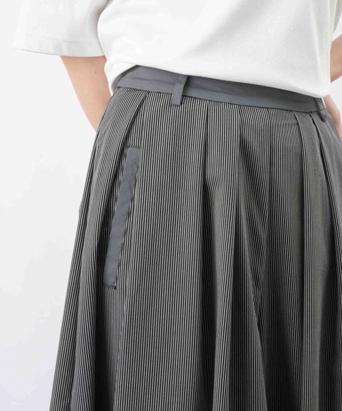 LUCA/LADY LUCK LUCA（ルカ/レディラックルカ）の「LC/LLL 配色ストライプガウチョパンツ / ストライプタックワイドパンツ（その他パンツ・レディース・パープル/ブラック/チャコールグレー・36/38）」の21枚目の写真