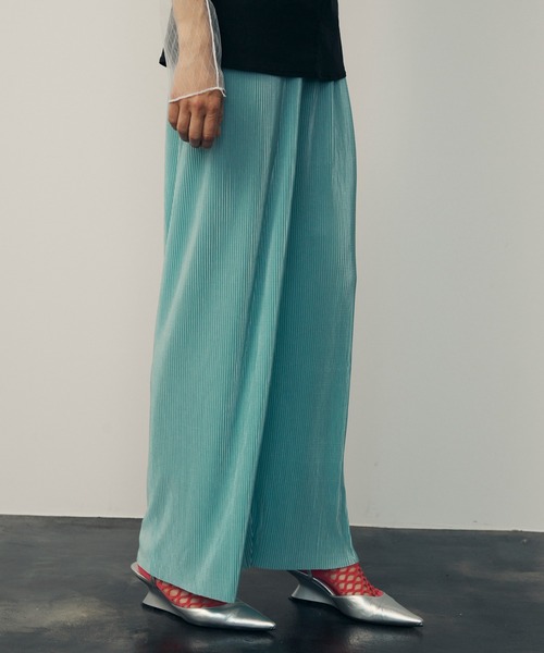 uyu.（ウユ）の「Pleated Loose Wide Slacks / プリーツルーズワイドスラックス【uyu./ウユ】（スラックス・レディース・ピンク/ブラック/アイボリー/ブルー・FREE）」の9枚目の写真