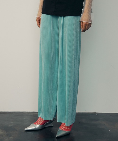 uyu.（ウユ）の「Pleated Loose Wide Slacks / プリーツルーズワイドスラックス【uyu./ウユ】（スラックス・レディース・ピンク/ブラック/アイボリー/ブルー・FREE）」の10枚目の写真