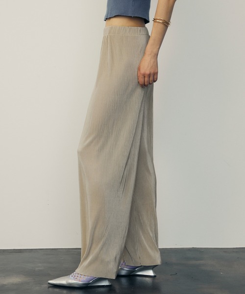 uyu.（ウユ）の「Pleated Loose Wide Slacks / プリーツルーズワイドスラックス【uyu./ウユ】（スラックス・レディース・ピンク/ブラック/アイボリー/ブルー・FREE）」の18枚目の写真