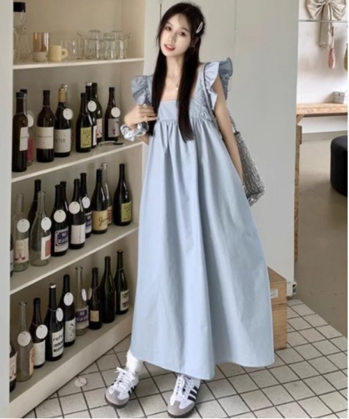 ゆったり着れるショルダーフリルノースリーブワンピース