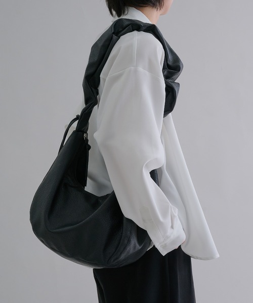 epnok(エプノック)の「シャーリングショルダーBAG(ショルダーバッグ・メンズ・レッド/ブラック/キャメル/ダークブラウン・ONE SIZE)」の20枚目の写真