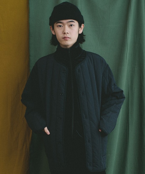 Universal Style Wear(ユニバーサルスタイルウェア)の「Universal Style Wear チェコ ライナー ジャケット(ノーカラーコート・メンズ・ブラック/グレイッシュベージュ/カーキ/グレー・X-LARGE/LARGE/MEDIUM)」の2枚目の写真