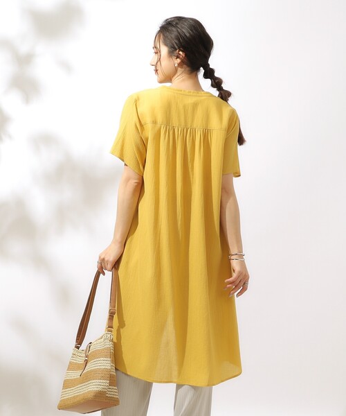 SHOO・LA・RUE（シューラルー）の「◆【洗える】ふんわり さらさら コットンシフォン シャツワンピース（ワンピース・レディース・イエロー/サンドベージュ/オレンジ/ブラック/ブルーグリーン・02/03/04）」の17枚目の写真