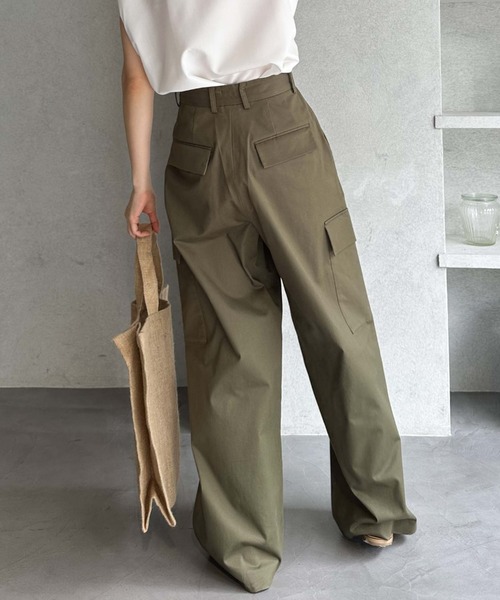 Doux archives(ドゥアルシーヴ)の「ワイドカーゴパンツ(カーゴパンツ・レディース・カーキ/オフホワイト・MEDIUM/LARGE)」の22枚目の写真