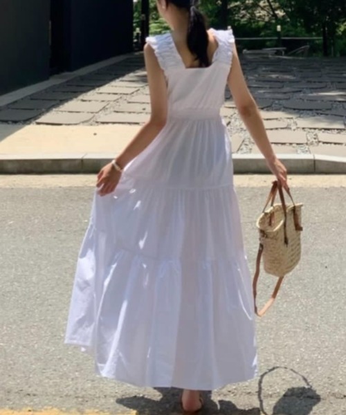 ABITOKYO(アビトーキョー)の「ショルフリルティアードマキシワンピース(ワンピース・レディース・ホワイト/ブラック/ベージュ・M/L/XL)」の8枚目の写真